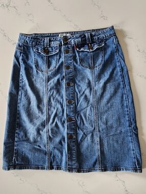 Levi's Mid-Blue Button-Front Denim Skirt